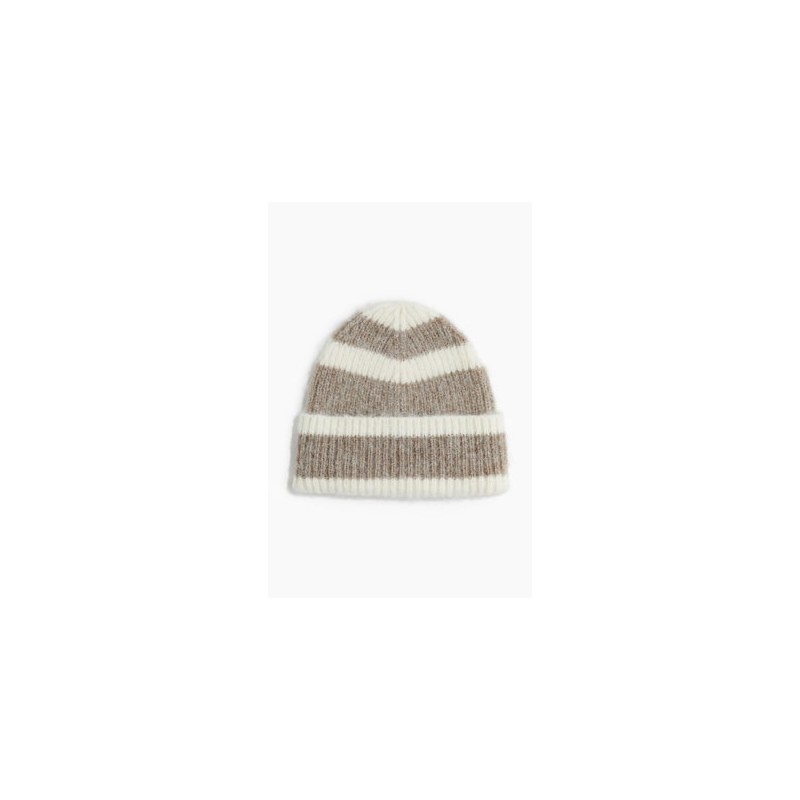 Gorro en tejido acanalado